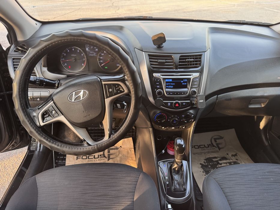 Hyundai accent 2014