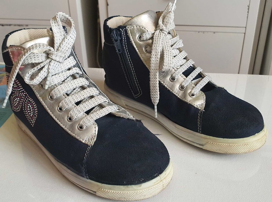 Tenisi inalti fete firma Stups marimea 32