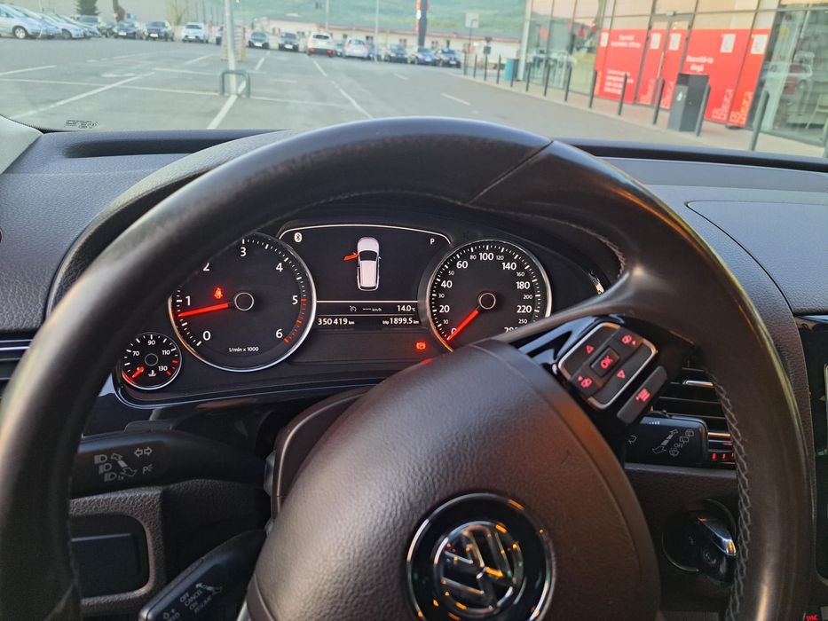 VW Touareg  2012 /arcuri preț 11 000 € negociabil