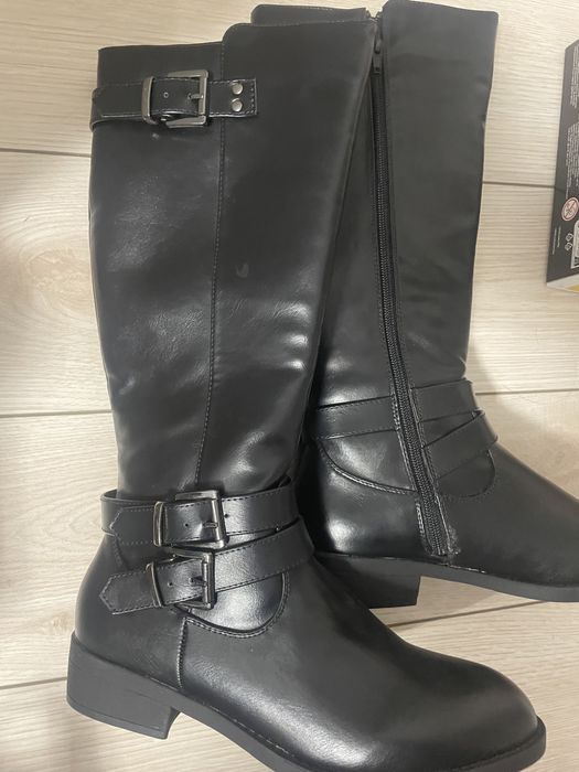 Нови кожени ботуши 38 н