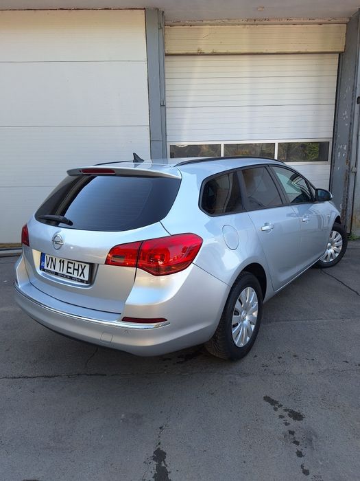 Opel Astra 1.6 cdti EURO 6 volan si scaune incalzite