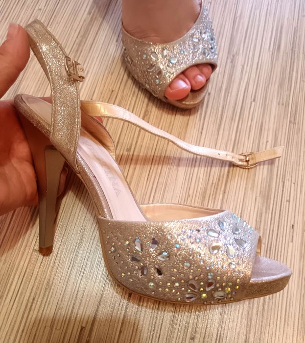 Босоножки танкетки туфли со стразами