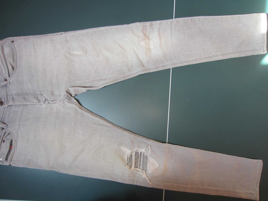 Blugi Diesel TEPPHAR W32 L32, culoare wash 0687W Stretch croiala skinny, 1+3nasturi inscriptionati stare f. buna.