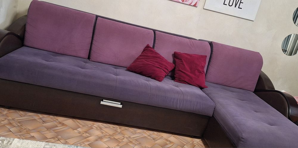 Угловой диван  с оттоманкой