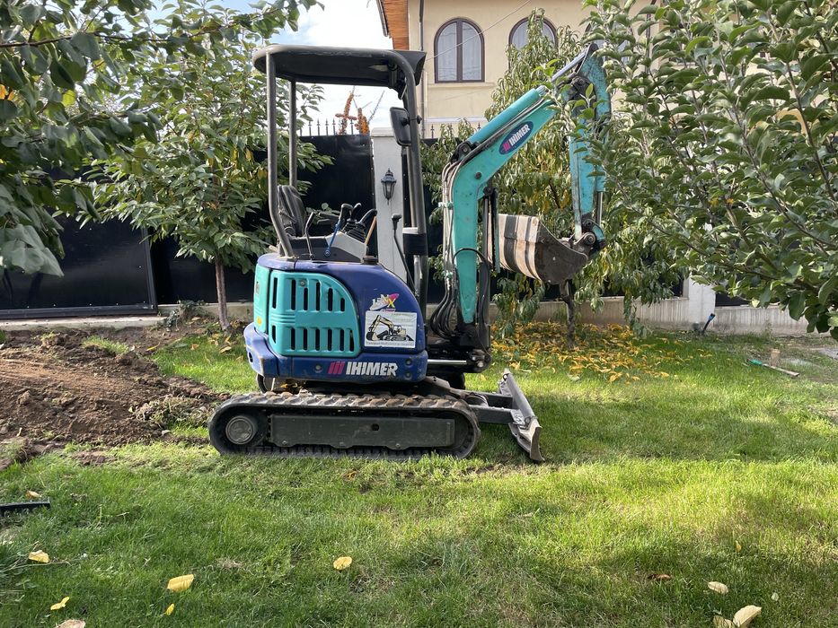 Miniexcavator spatii inguste