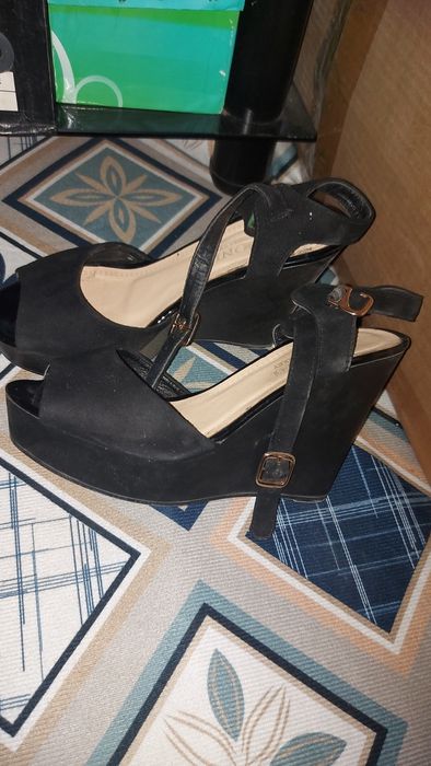 Продам летнию обувь