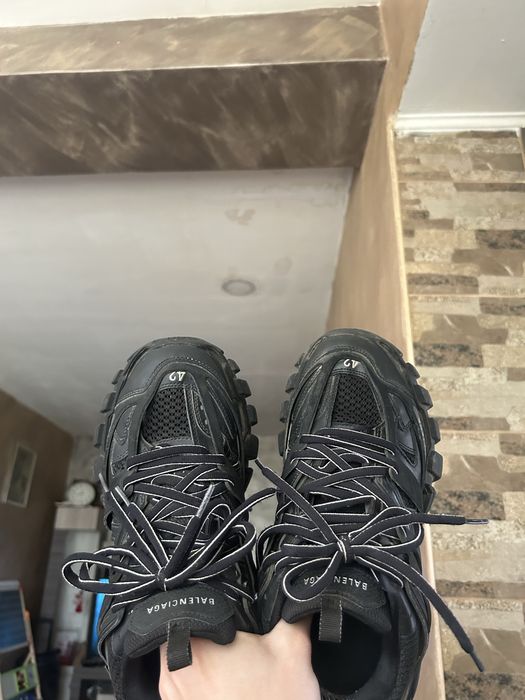 Balenciaga track