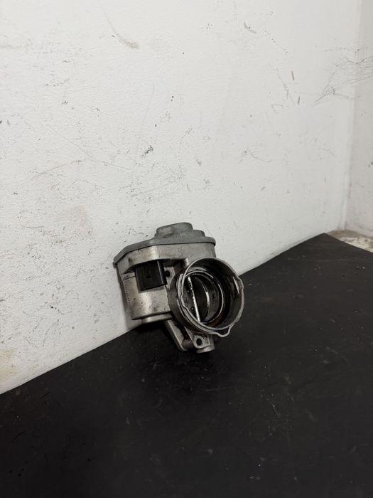 Clapeta acceleratie Volkswagen Vw Passat B6 1.9 TDI BKC BLS BXE 2.0 TDI BKP CBAA 105 cp 140 cp 038128063G