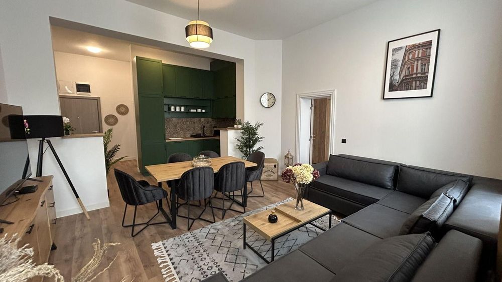 Дава се под наем Двустаен апартамент в София, Център - 67 кв.м за 799 € - Снимка #1