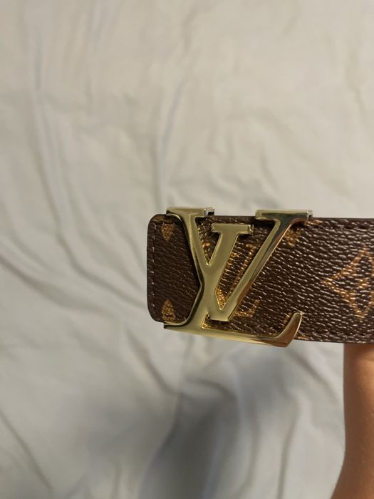 Колан чисто нов с такова за добавяне на дупки