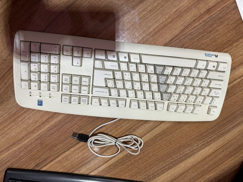 Срочно продаю USB клавиатуру