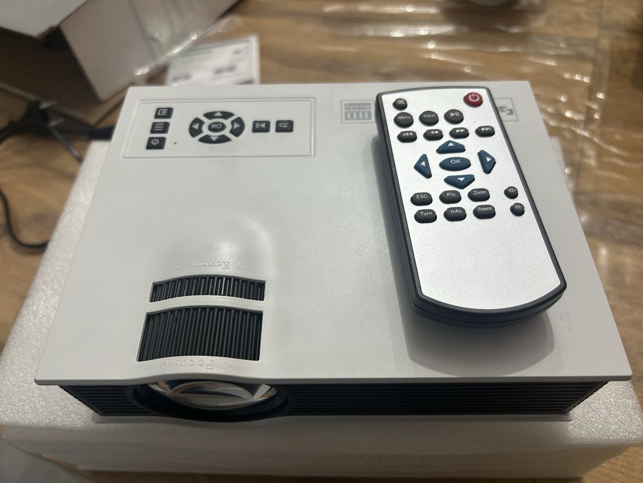 Проектор led projector.