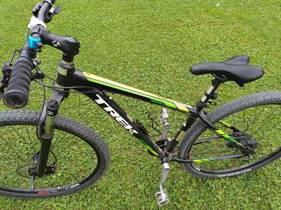 Se vinde bicicletă trek