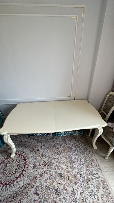 Стол со стульями