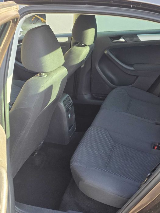 Volkswagen Jetta Moka Brown Manual 1.6 TDI 2012