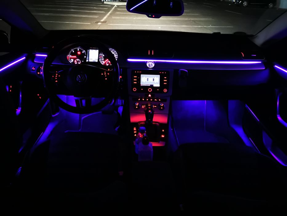 Montez lumini ambientale auto