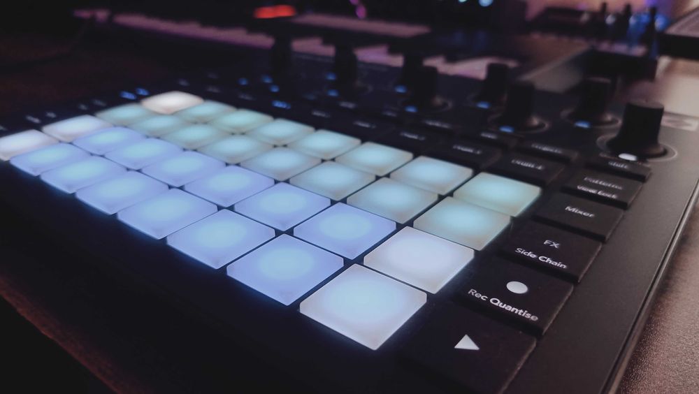 Автономный грувбокс Novation Circuit Tracks.