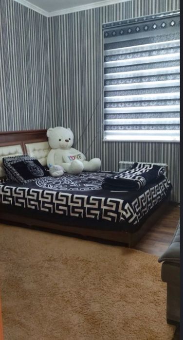 Продаю  дом в Бектемирском районе( ориентир- Фут-сити). 3.  8 сотокк