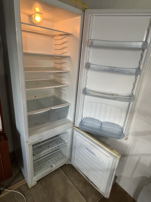 Срочно продам холодильник