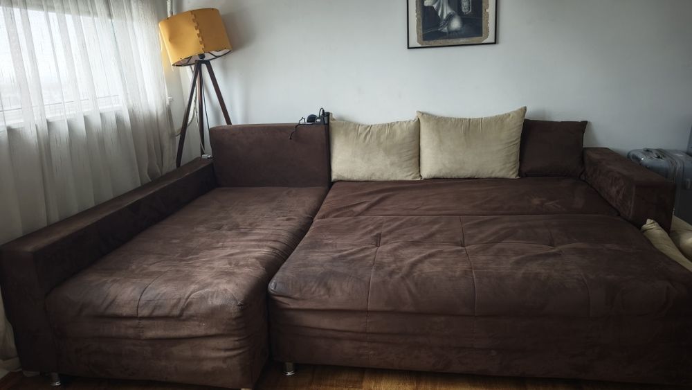 Разтегателен диван в кафяво