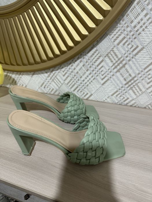 Стильная обувь на 40-41 размеры