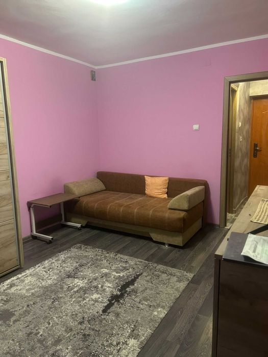 vand garsoniera renovata