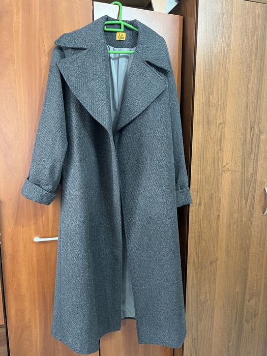Продам пальто новоее