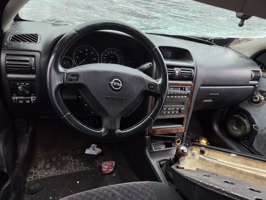 Opel Astra 1.7 DTI (НА ЧАСТИ)
