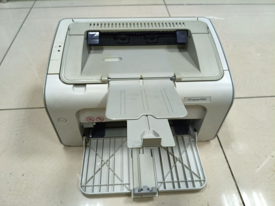 Продам принтер HP P1005.