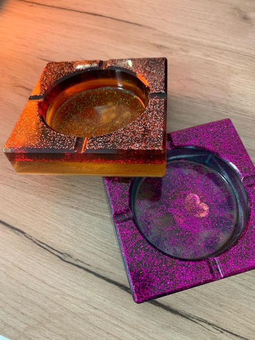 Vand brelocuri personalizate