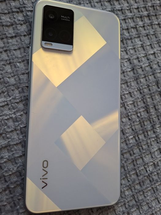 Vivo Y21 с коробкой с документами