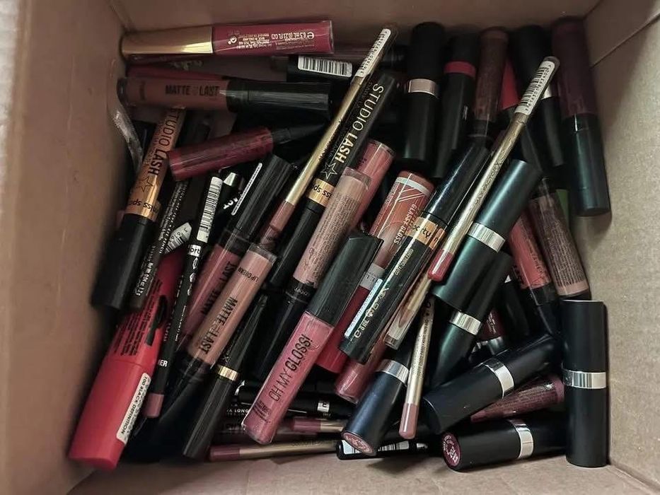Lot cosmetice, 50 bucati