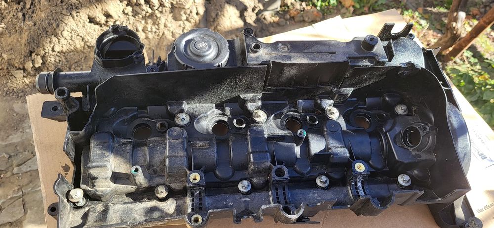 Капак клапани bmw f 31 d