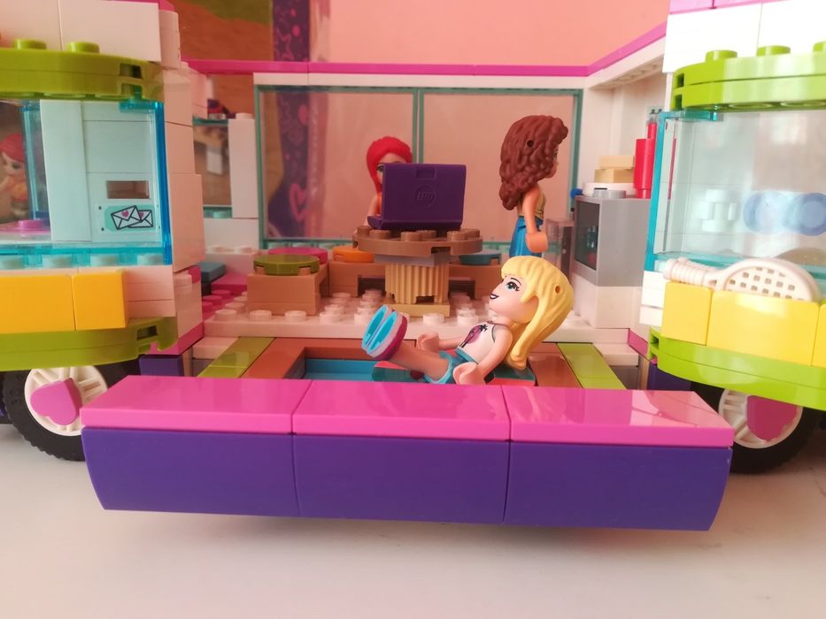 Lego friends: Автобусът на приятелството