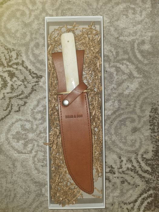 Vând cutit bear&son pentru vânătoare din otel de damasc