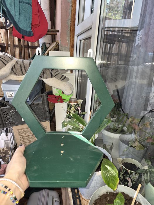 Продам полки для книг и цветов