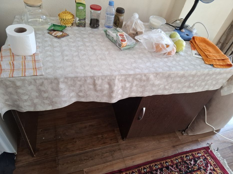 Стол  б/у нормальное состояние