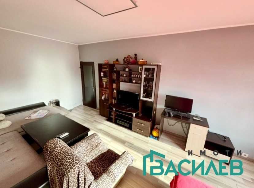 Продава се Двустаен апартамент в София, Център - 65 кв.м за 2300 €/кв.м - Снимка #2