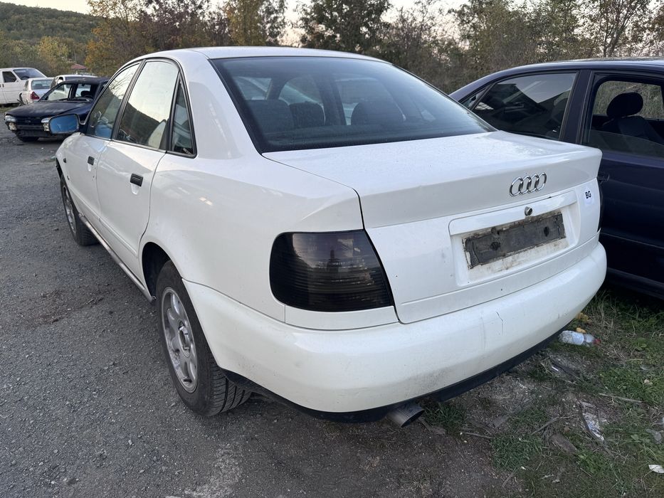 Audi a4 b5 1.6i 101hp 1998г На Части