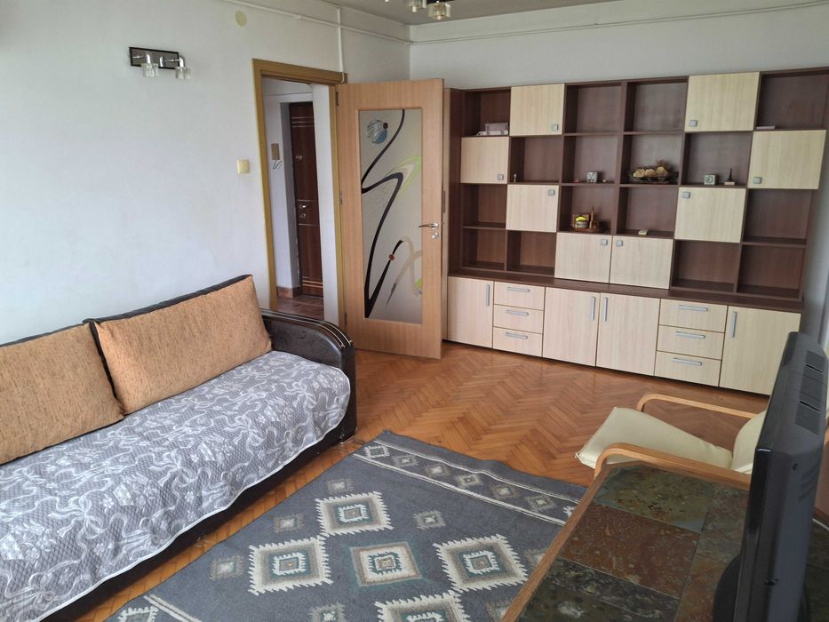 Inchiriez apartament 2 camere /Mall Plaza