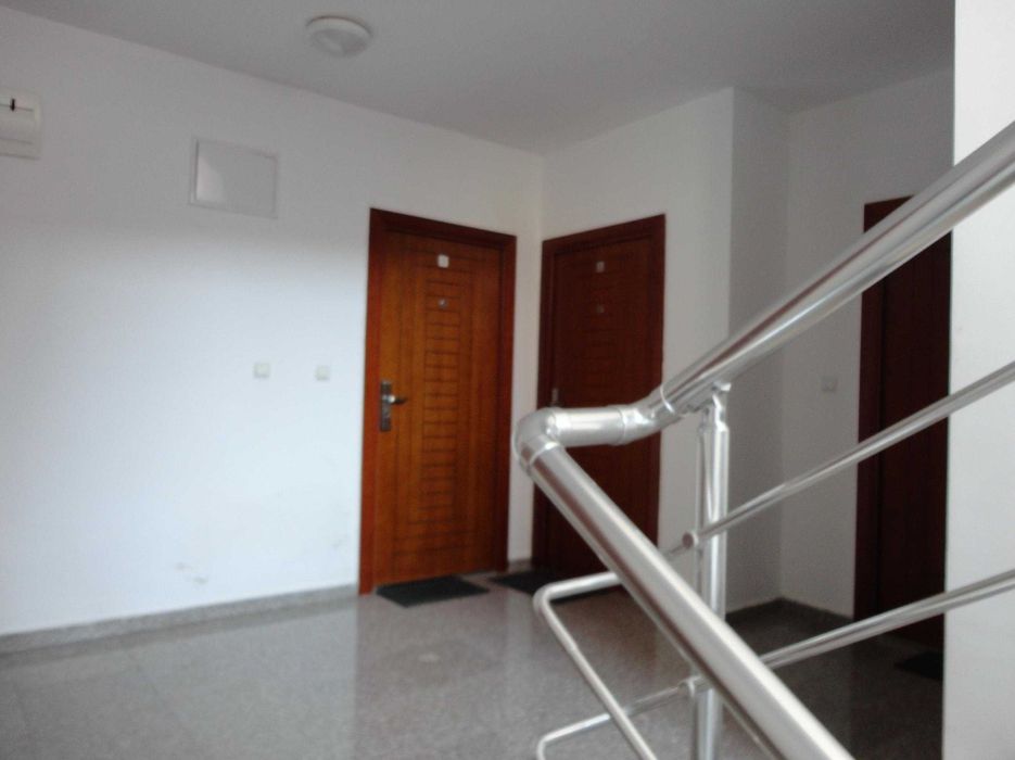 Дава се под наем Двустаен апартамент в Бургас, Лазур - 60 кв.м за 459 € - Снимка #12