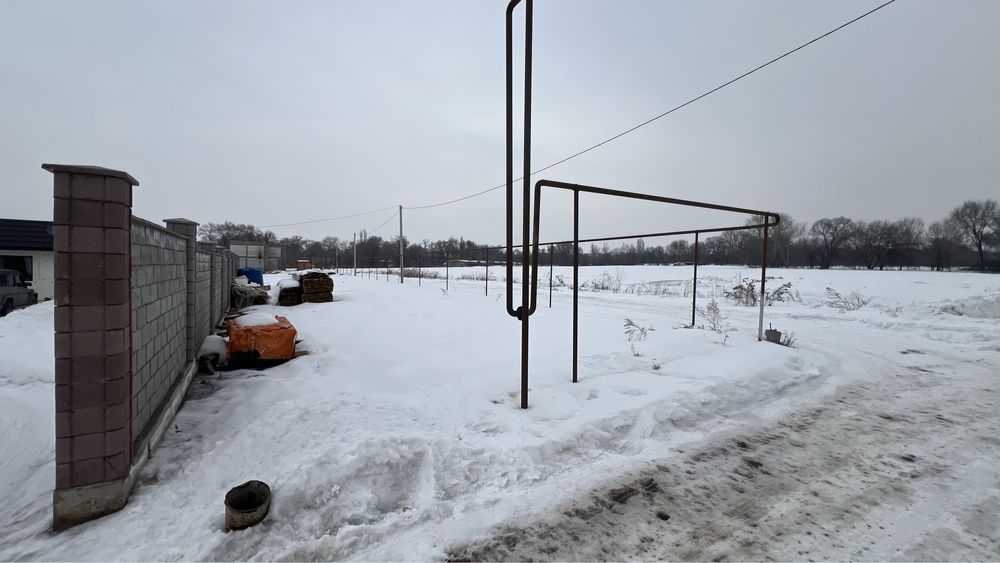 Продам участок с хоз постройкой