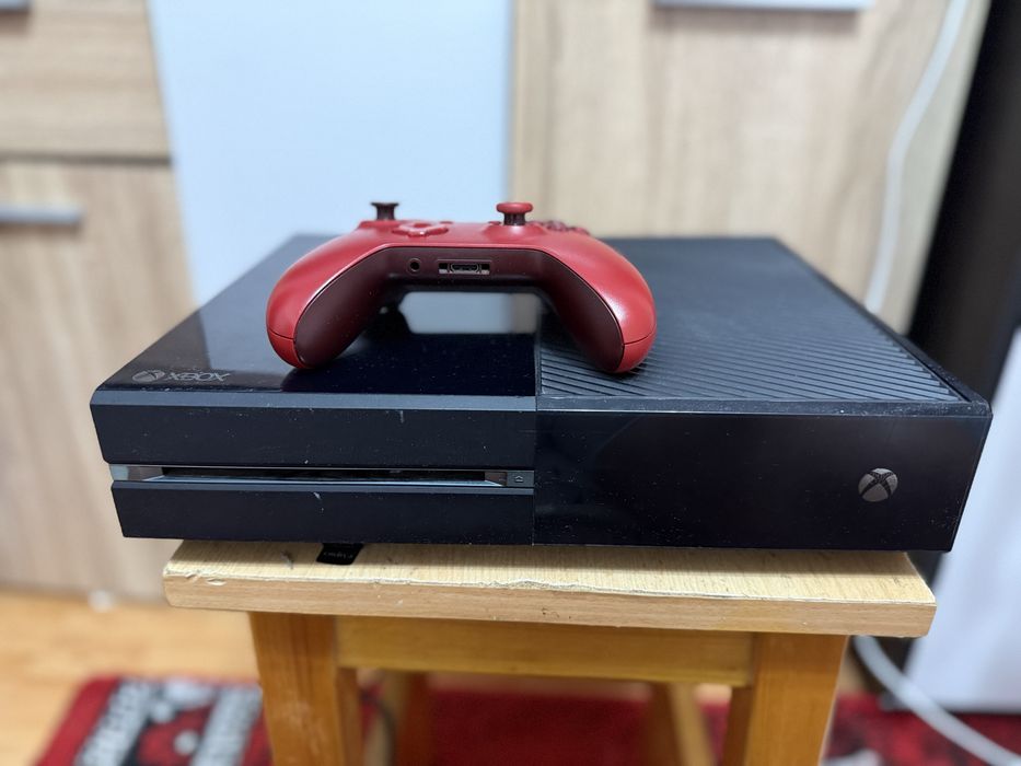 Xbox One + controller