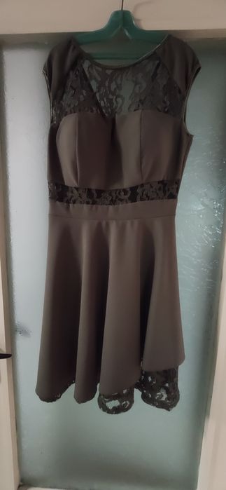 Официална рокля в зелено