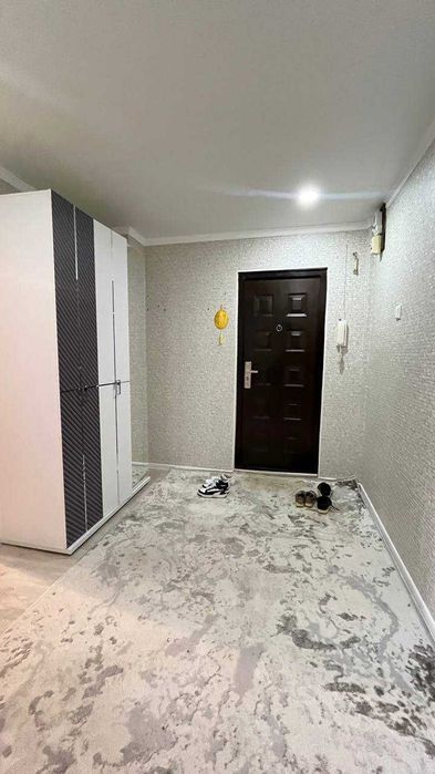 продам 2 комнатную на Шанхае