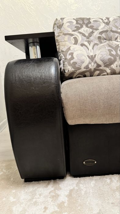 Продам диван срочно