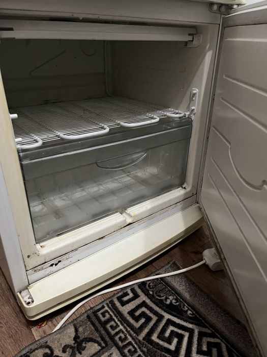 Холодильник сатылады