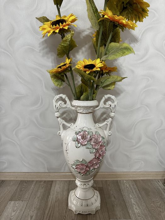 Продам вазу в хорошем состоянии