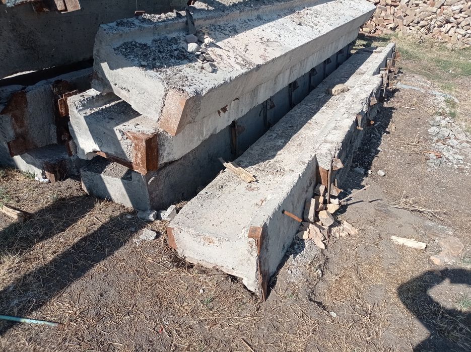 Подкранний балка 60 лик 6 дона . стойкала 40х40 4 дона Темир стойка 2