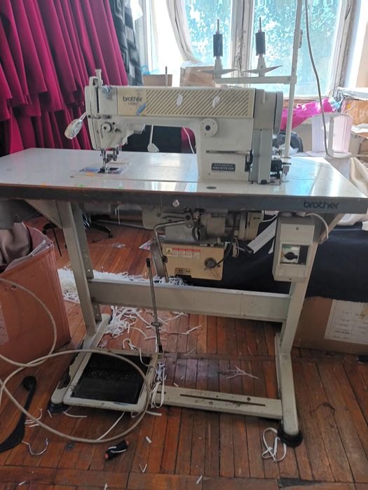 Vând Mașini Cusut Professionale